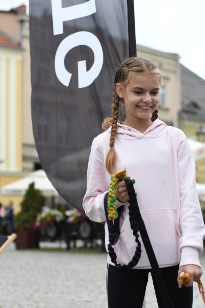 DIY: Zrób szarpaka dla psiaka z Żywe srebro festiwal Stowarzyszenie LePsieżycie schronisko miedary