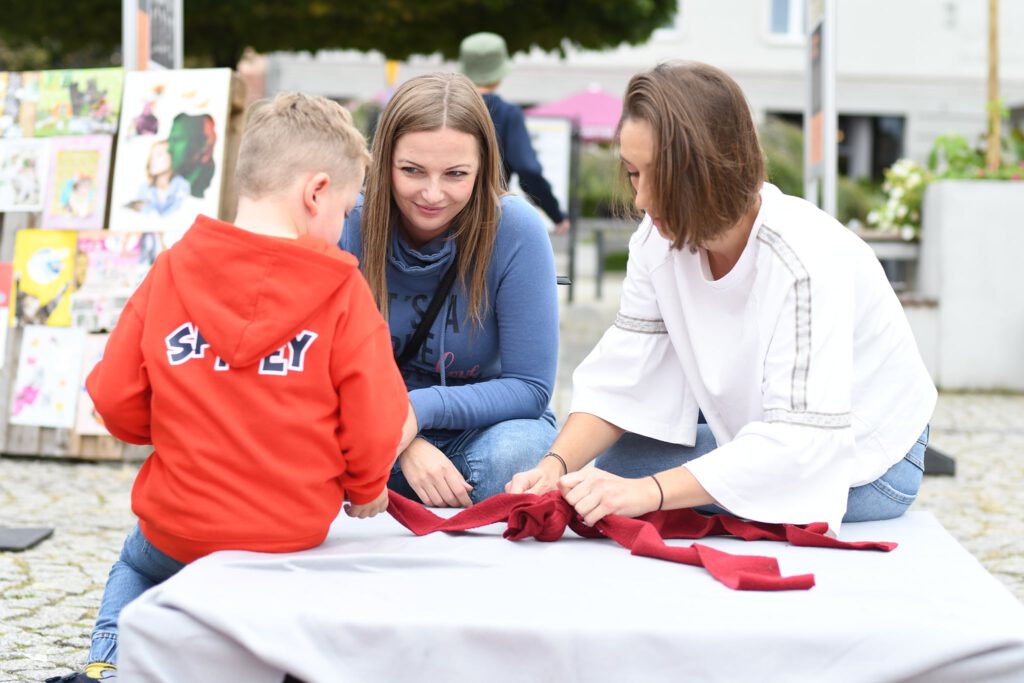 DIY: Zrób szarpaka dla psiaka z Żywe srebro festiwal Stowarzyszenie LePsieżycie schronisko miedary